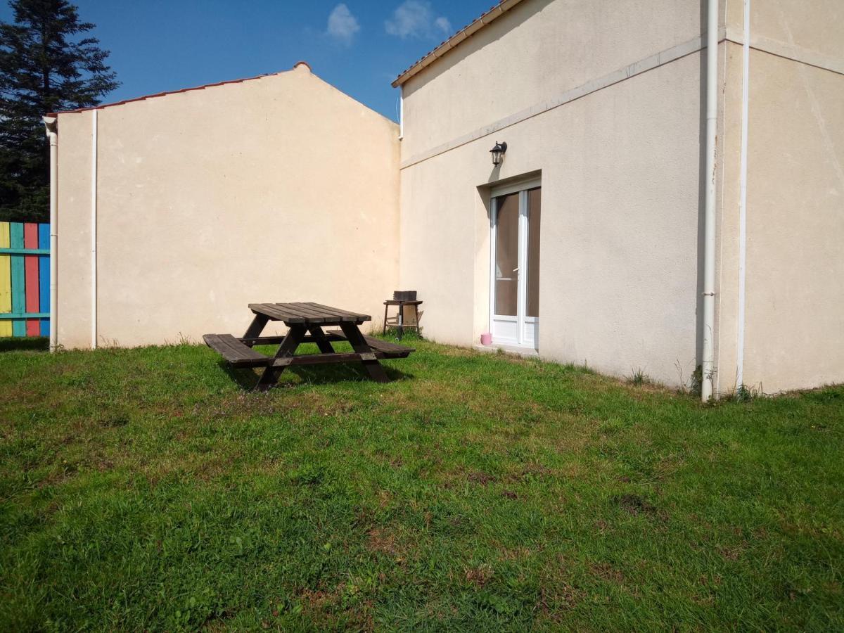 M. Clemenceau - Les Maisonnettes De La Maneliére La Flocellière Exterior foto